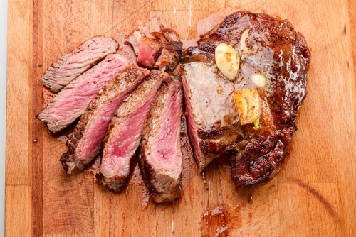 Carne shutterstock 2477698921