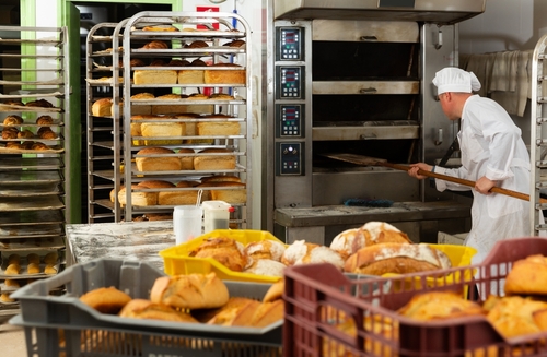 Forno pane shutterstock 2357178703