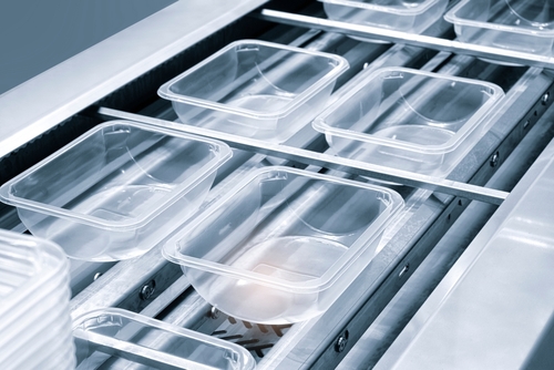 Imballaggio plastica shutterstock 2343372429