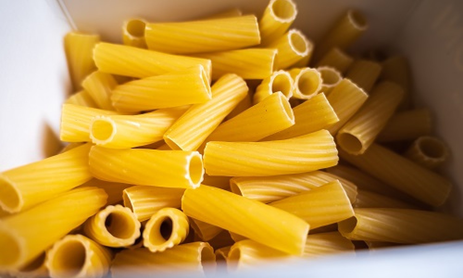 Uno studio sui fenomeni di trasporto nell’essiccazione della pasta
