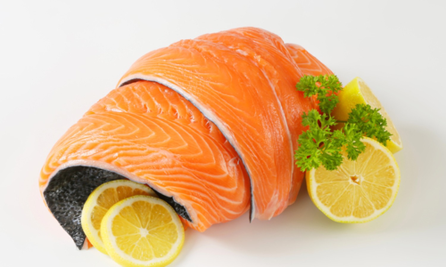 Mercato ittico: domina il salmone 